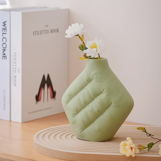 Holding Pillow Vase Ceramic Ornament Vase Ceramic Premium Sense Crafts Home Decoration Factory Direct Sale